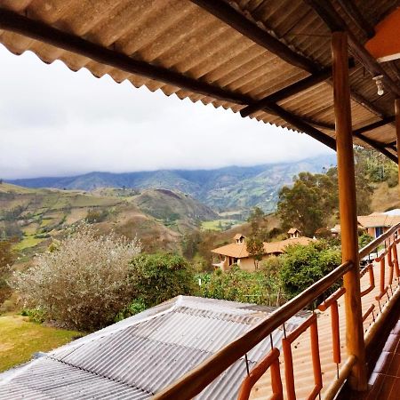 Hostal Taita Cristobal Isinlivi Exteriér fotografie