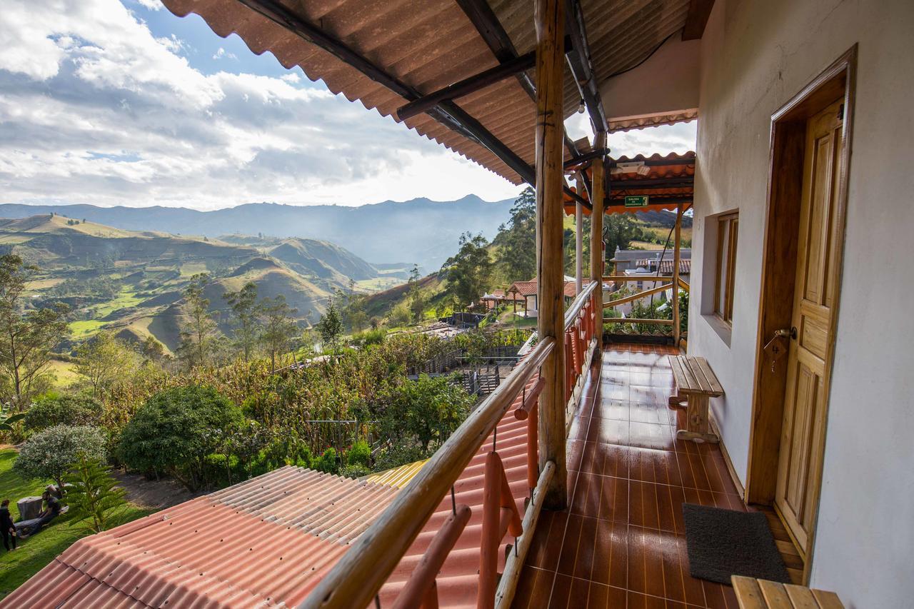 Hostal Taita Cristobal Isinlivi Exteriér fotografie