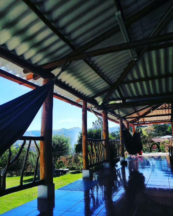 Hostal Taita Cristobal Isinlivi Exteriér fotografie